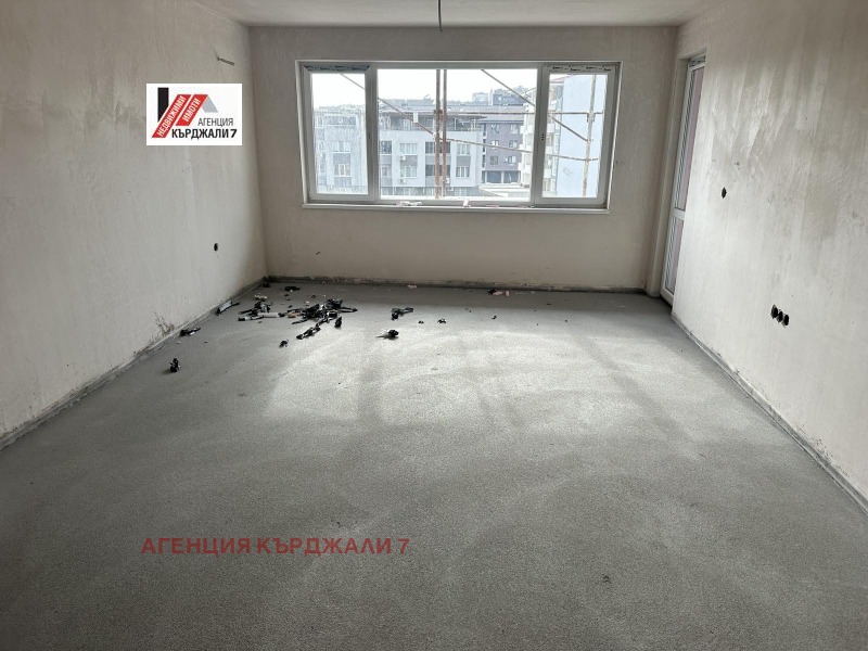 Продава  3-стаен, град Кърджали, Възрожденци •  104 400 EUR • ID 17435450 — holmes.bg - [1] 