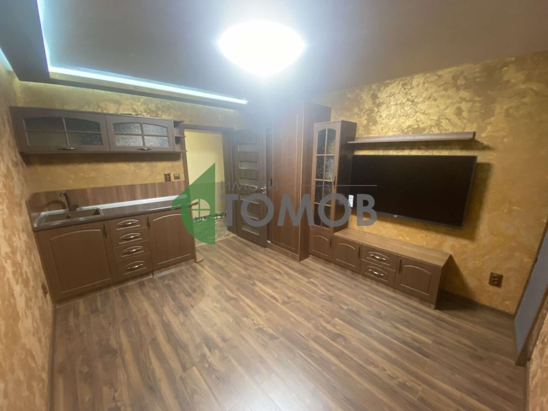 Продава 4-СТАЕН, гр. Шумен, Пазара, снимка 5 - Aпартаменти - 48767741