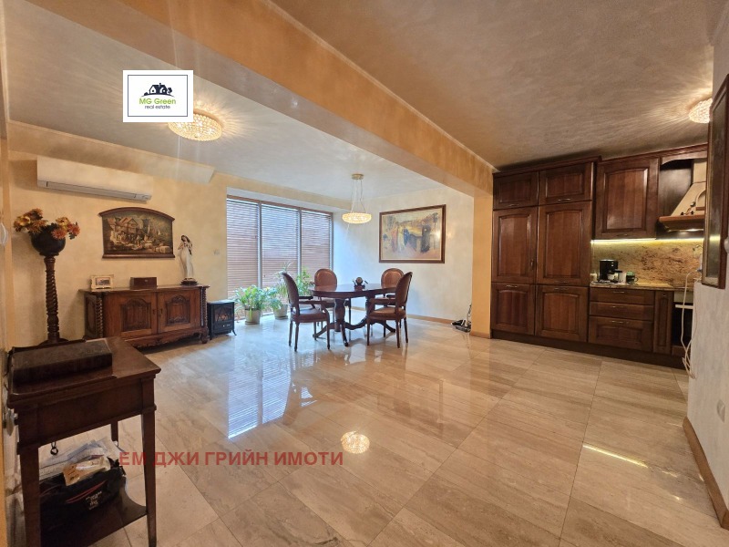 Na prodej  3+ ložnice Sofia , Manastirski livadi , 200 m2 | 77926475 - obraz [9]
