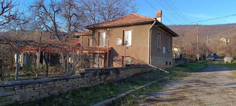 Продава КЪЩА, гр. Севлиево, област Габрово