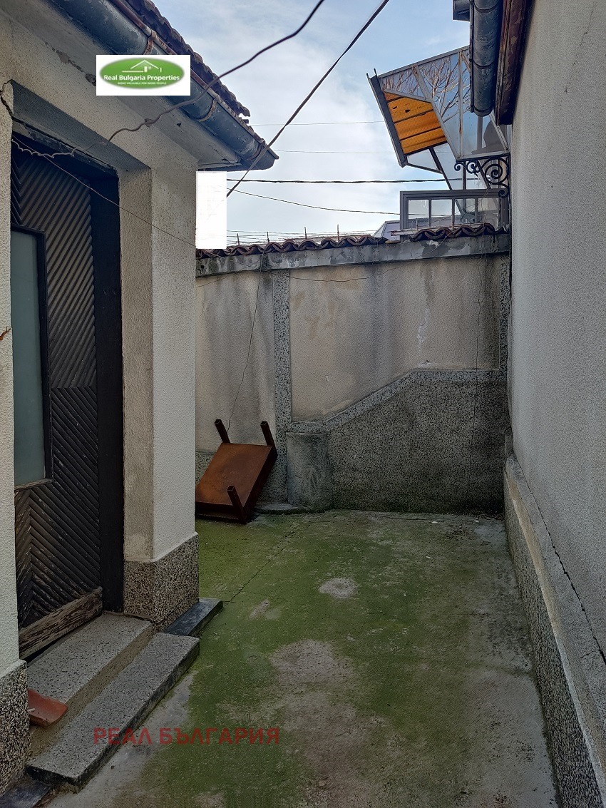 Продава КЪЩА, гр. Русе, Широк център, снимка 15 - Къщи - 53802612