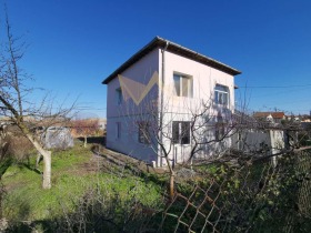 Maison Vedrina, région de Dobritch 1