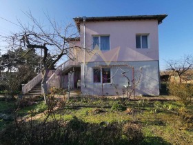 Maison Vedrina, région de Dobritch 3
