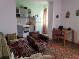 Maison Vedrina, région de Dobritch 10