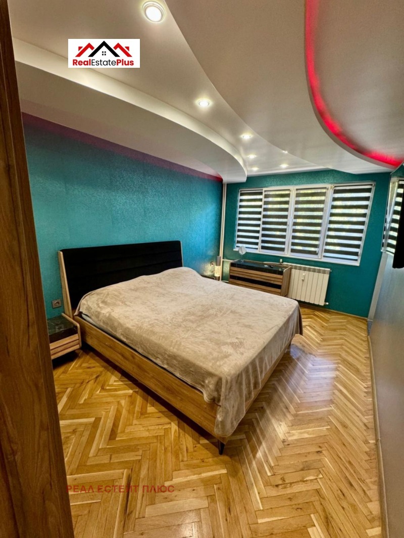 Продава  3-стаен град Плевен , Широк център , 95 кв.м | 73013057 - изображение [4]