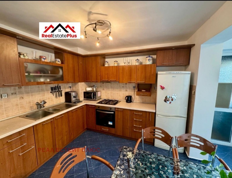 Продава  3-стаен град Плевен , Широк център , 95 кв.м | 73013057