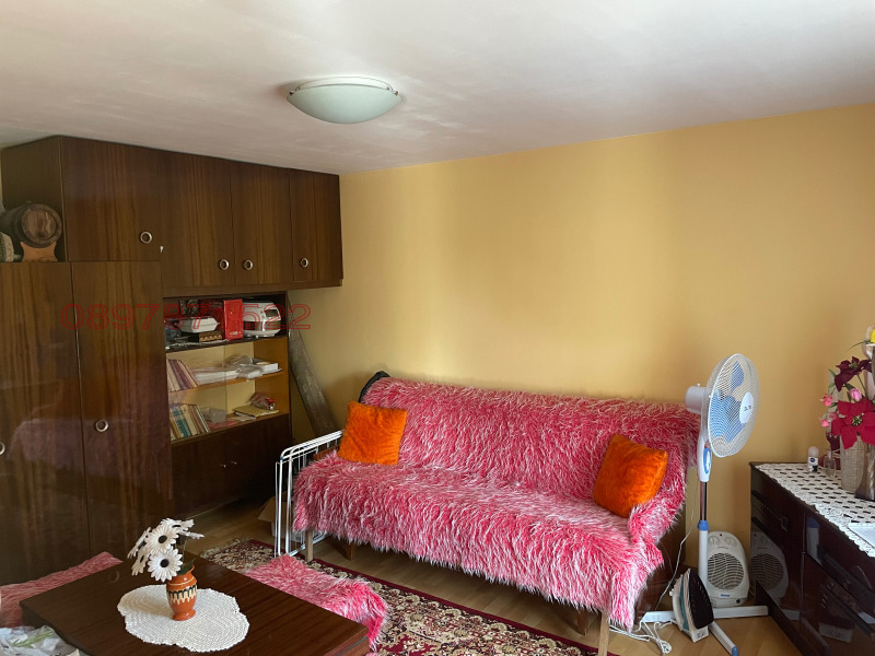 Продава КЪЩА, с. Преселка, област Шумен, снимка 8 - Къщи - 52977629