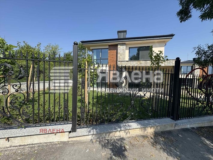 Продава КЪЩА, гр. София, гр. Банкя