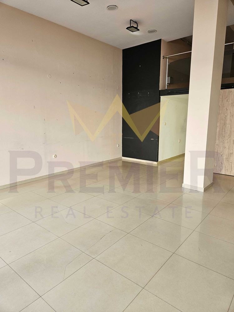 Продава МАГАЗИН, гр. Варна, ЖП Гара, снимка 2 - Магазини - 52989301