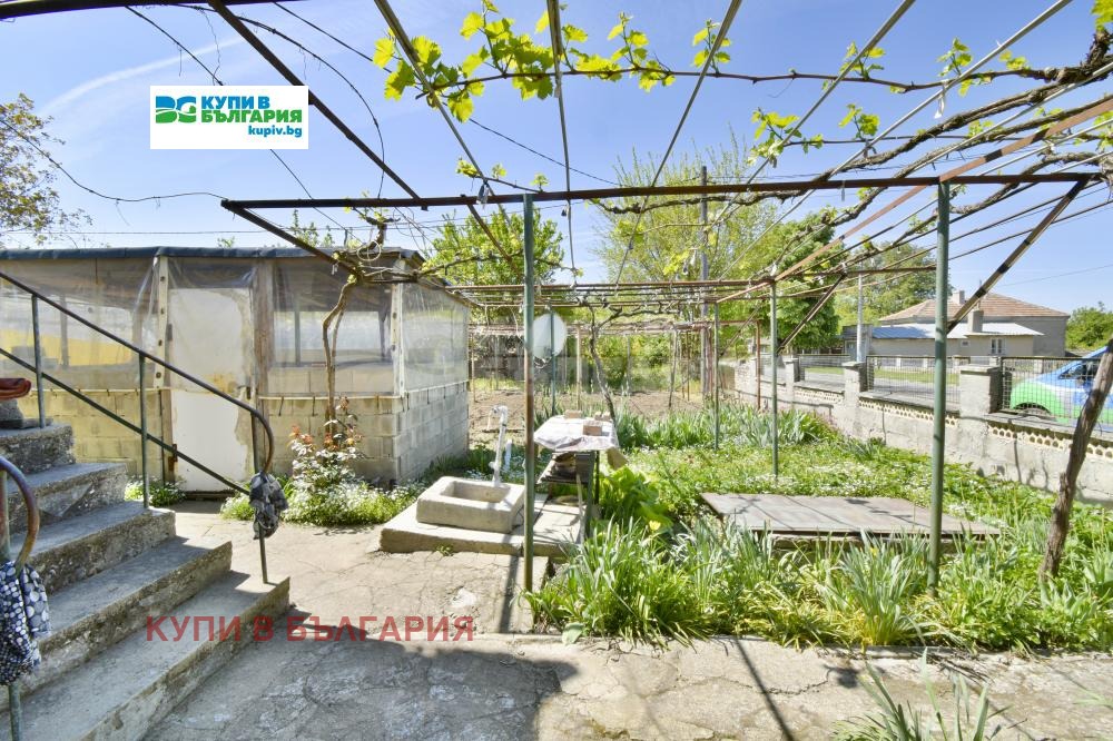 Продава КЪЩА, с. Ведрина, област Добрич, снимка 2 - Къщи - 46307615