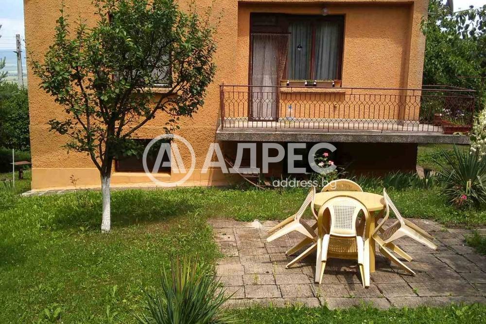 Продава КЪЩА, с. Черньово, област София област