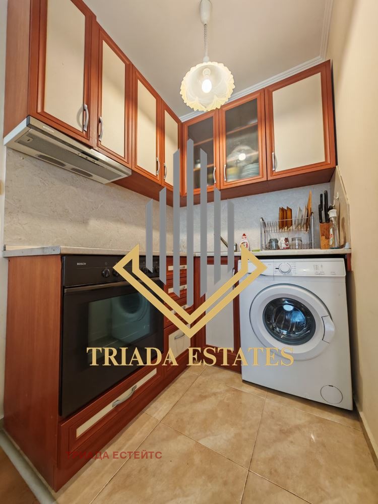Продава  1-стаен град Бургас , Славейков , 46 кв.м | 38183929