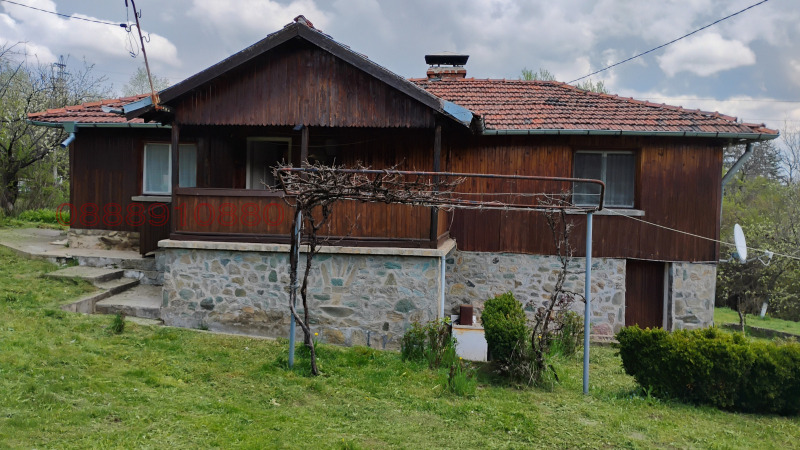 Продава КЪЩА, с. Борика, област София област