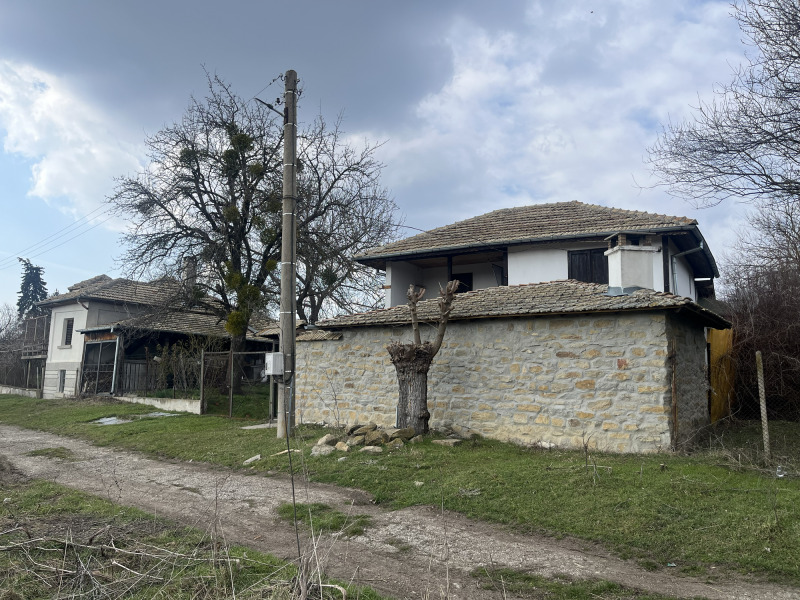Продава КЪЩА в област Търговище, с. Берковски - 130 кв.м / 63 500 € » 124 195.21 лв., АГЕНЦИЯ ИВАНОВА ООД