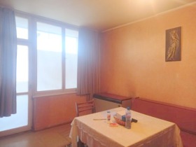 Продажба на тристайни апартаменти в град Пазарджик - изображение 1 