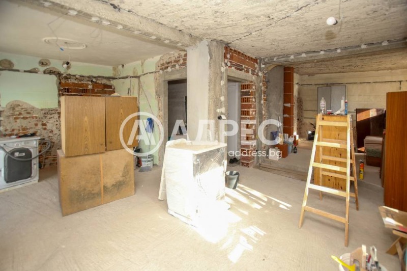 Продава КЪЩА, с. Алдомировци, област София област, снимка 13 - Къщи - 53020228