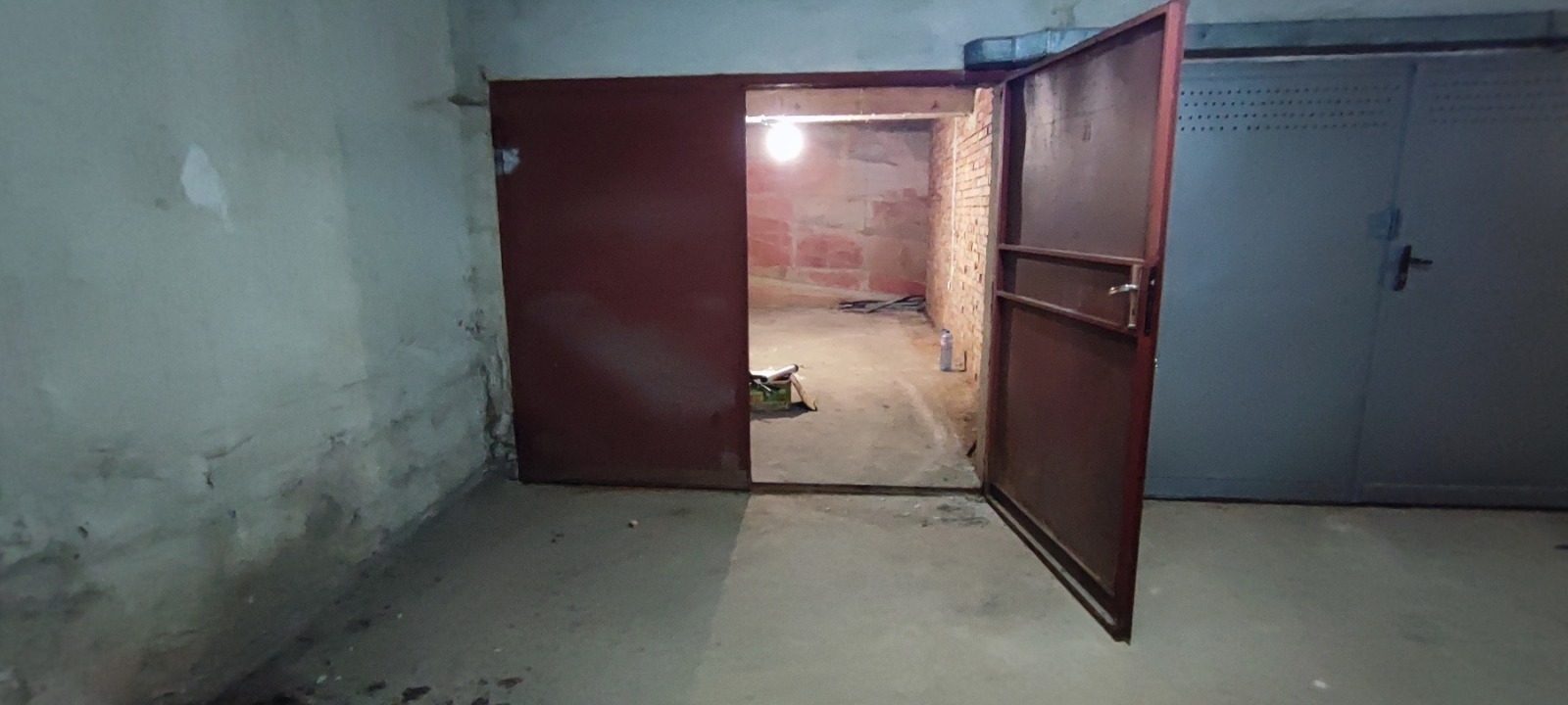 Продава ГАРАЖ, ПАРКОМЯСТО, гр. Русе, Център, снимка 3 - Гаражи и паркоместа - 54302759