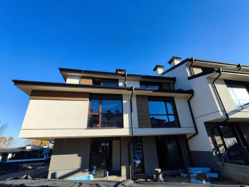In vendita  Casa Sofia , m-t Kambanite , 182 mq | 70566358