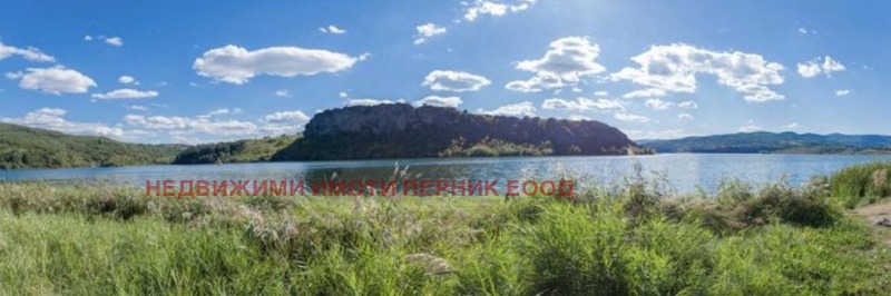 Продава ПАРЦЕЛ, с. Радибош, област Перник