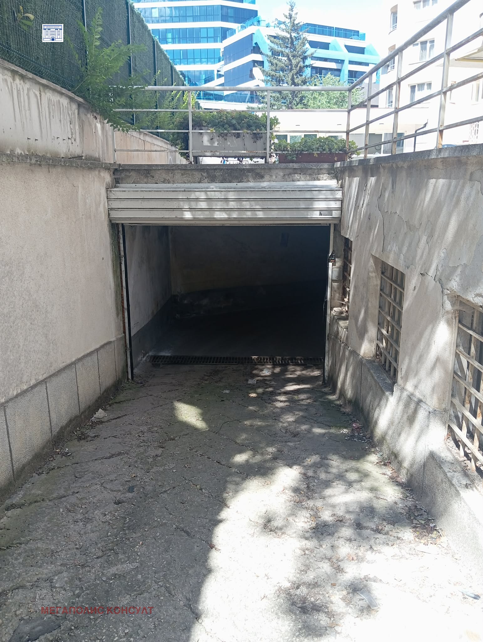 Продава ГАРАЖ, ПАРКОМЯСТО, гр. София, Красно село, снимка 5 - Гаражи и паркоместа - 55236340