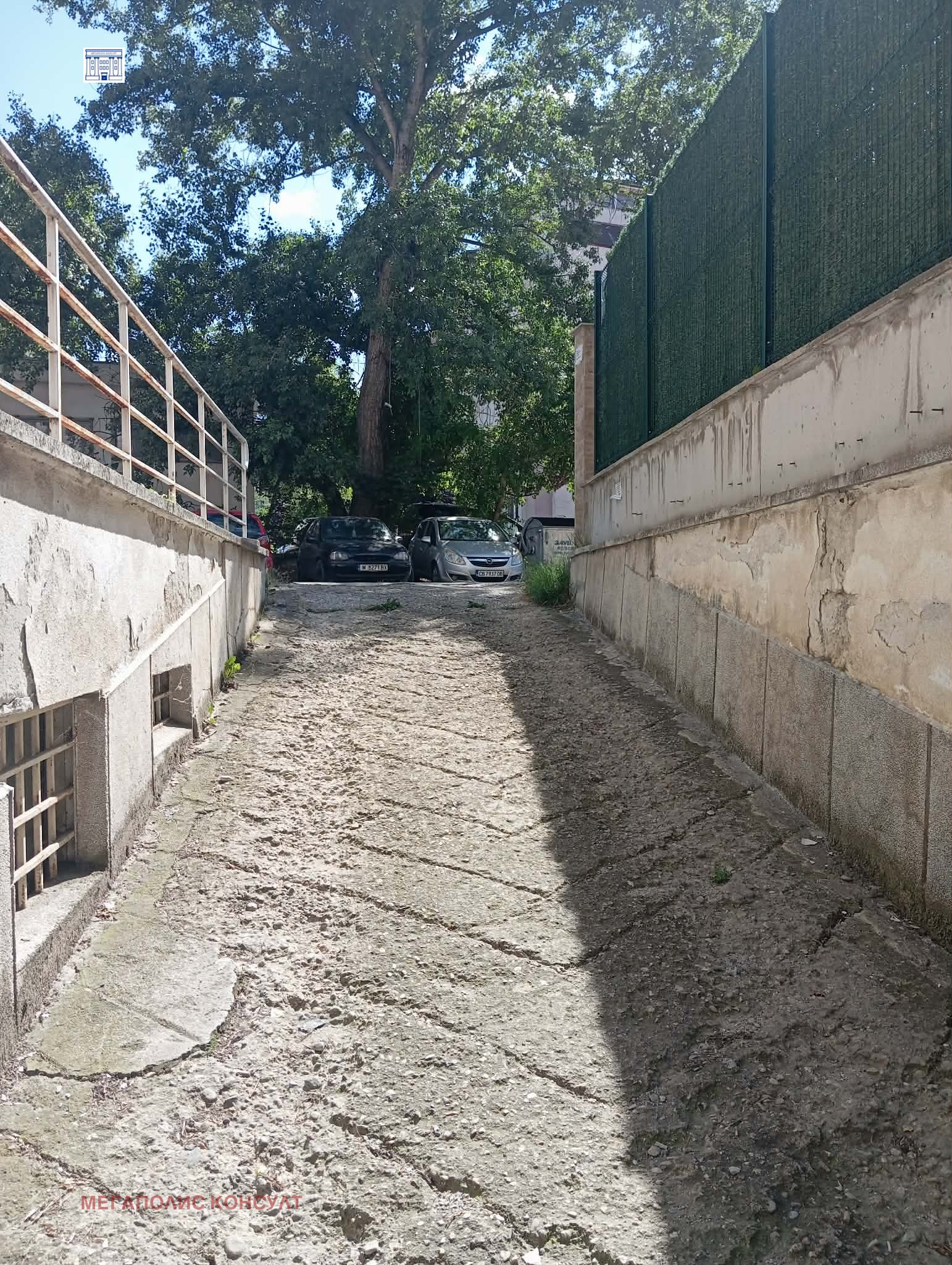 Продава ГАРАЖ, ПАРКОМЯСТО, гр. София, Красно село, снимка 11 - Гаражи и паркоместа - 55236340