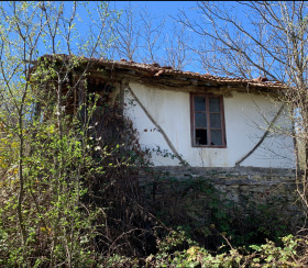 Продажба на имоти в с. Добревци, област Ловеч - изображение 1 