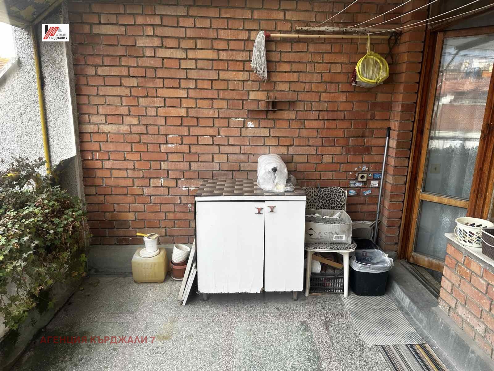 Продава МНОГОСТАЕН, гр. Кърджали, Център, снимка 5 - Апартаменти - 54280104