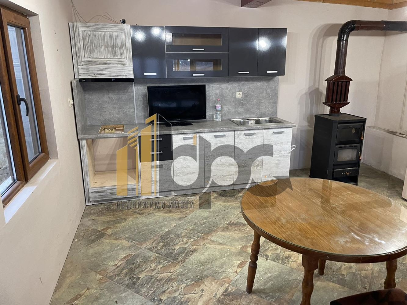 Продава КЪЩА, с. Ловец, област Шумен, снимка 3 - Къщи - 56093017