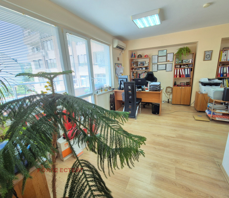 Продава ОФИС в град Стара Загора, Център - 68 кв.м / 98 900 € » 193 431.59 лв., РОЯЛС ЕСТЕЙТ