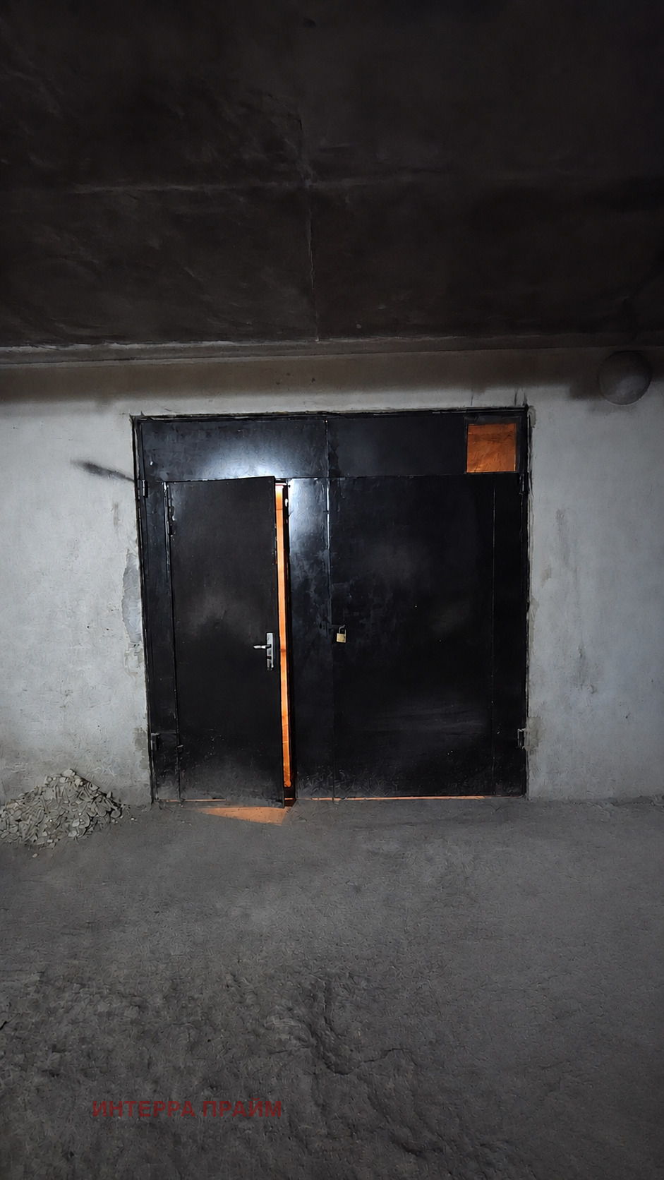 Продава ГАРАЖ, ПАРКОМЯСТО, гр. Добрич, Автогара, снимка 2 - Гаражи и паркоместа - 54694889