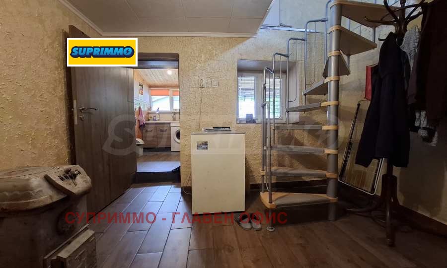 Продава КЪЩА, с. Томпсън, област София област, снимка 13 - Къщи - 55644906