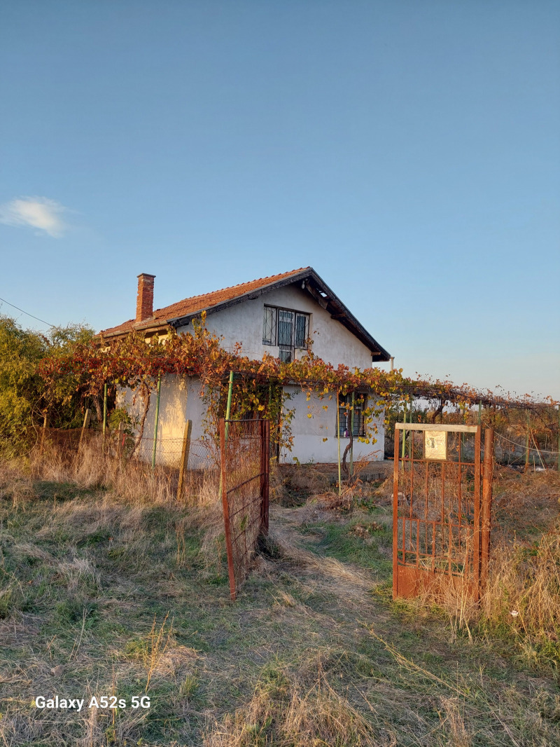 Продава КЪЩА в област Стара Загора, с. Петрово - 130 кв.м / 47 000 € » 91 924.01 лв.