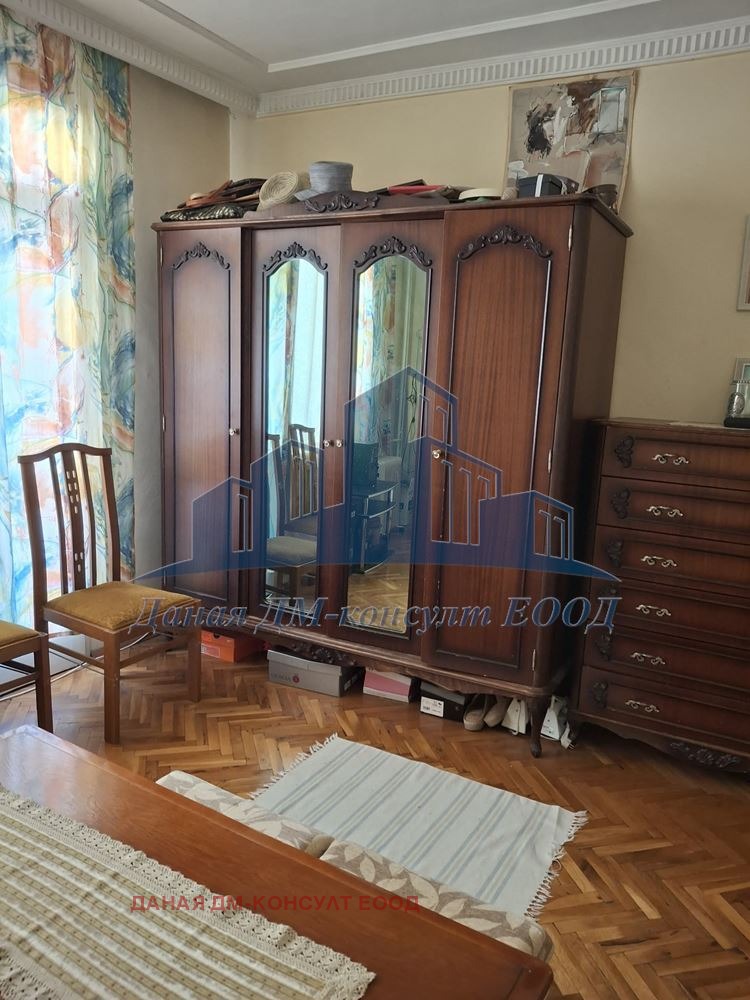 Продава 3-СТАЕН, гр. Шумен, Център, снимка 2 - Апартаменти - 54143232