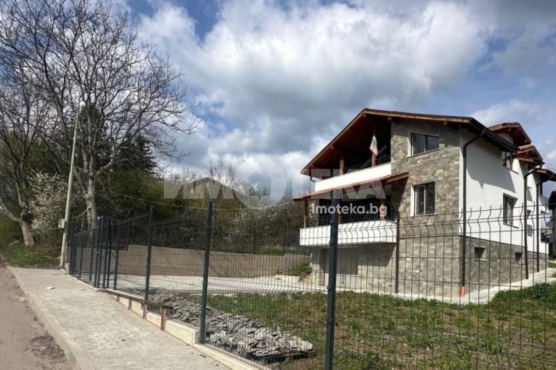 In vendita  Casa regione Sofia , Gurmazovo , 294 mq | 17407129