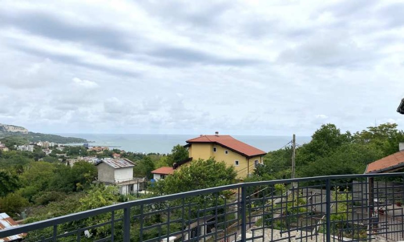 Продава КЪЩА, гр. Балчик, област Добрич