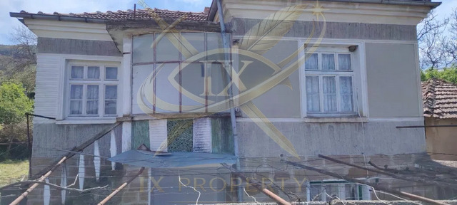 Продава КЪЩА, с. Завет, област Бургас, снимка 2 - Къщи - 56319909