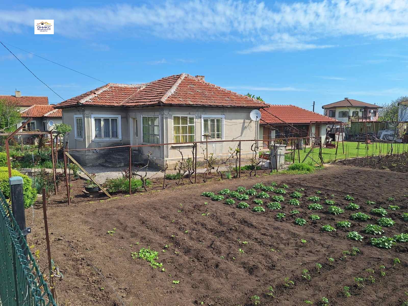 Продава КЪЩА, с. Царичино, област Добрич