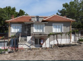 Huis Bratja Daskalovi, regio Stara Zagora 1