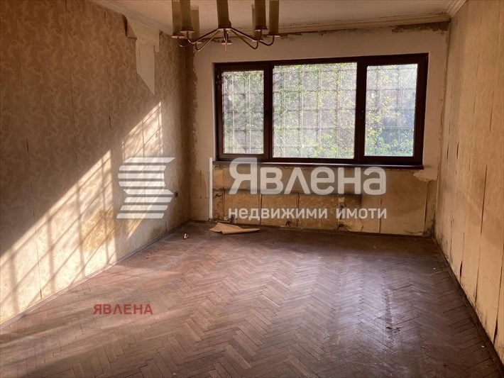 Продава 3-СТАЕН, гр. София, Гоце Делчев, снимка 2 - Aпартаменти - 49173260