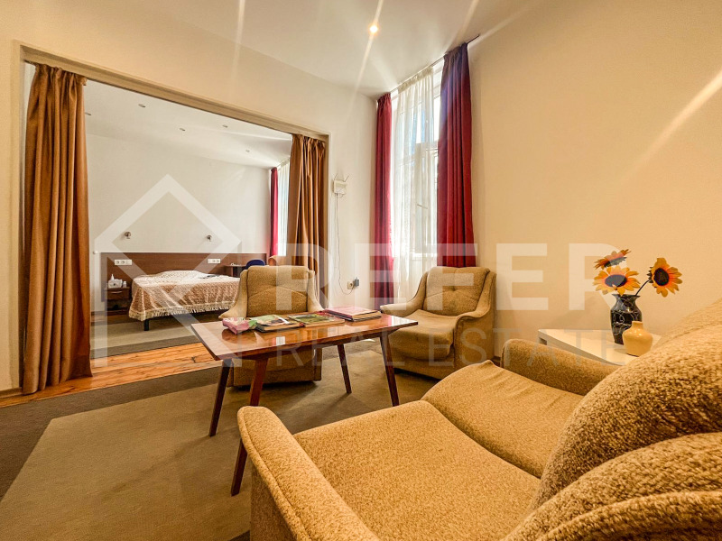 Продава  4-стаен град София , Център , 207 кв.м | 46357373