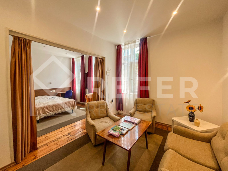 Продава  4-стаен град София , Център , 207 кв.м | 46357373 - изображение [2]