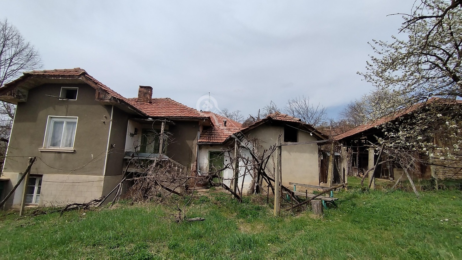 Продава КЪЩА, с. Хирево, област Габрово