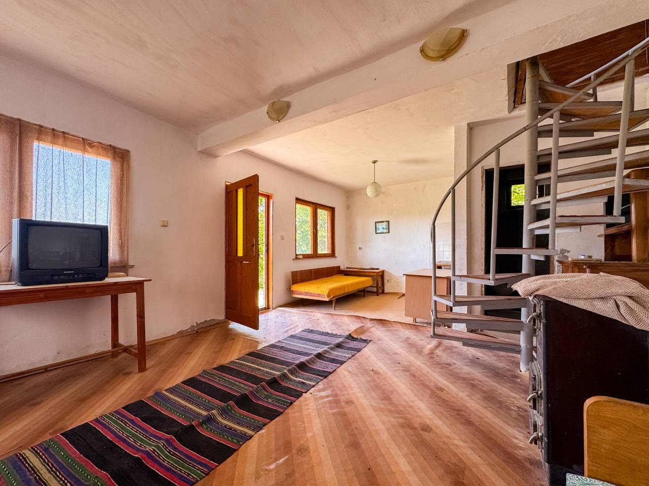 Продава КЪЩА, с. Китка, област Бургас, снимка 2 - Къщи - 50907783