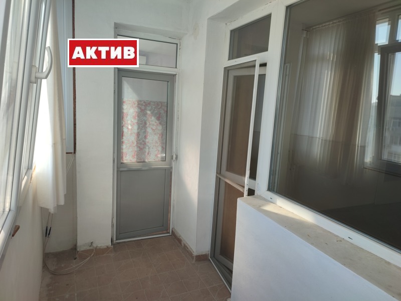 Продава 3-СТАЕН, гр. Търговище, Център, снимка 3 - Aпартаменти - 48801655