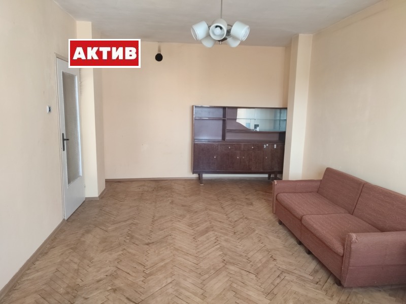 Продава  3-стаен град Търговище , Център , 90 кв.м | 37355032 - изображение [2]