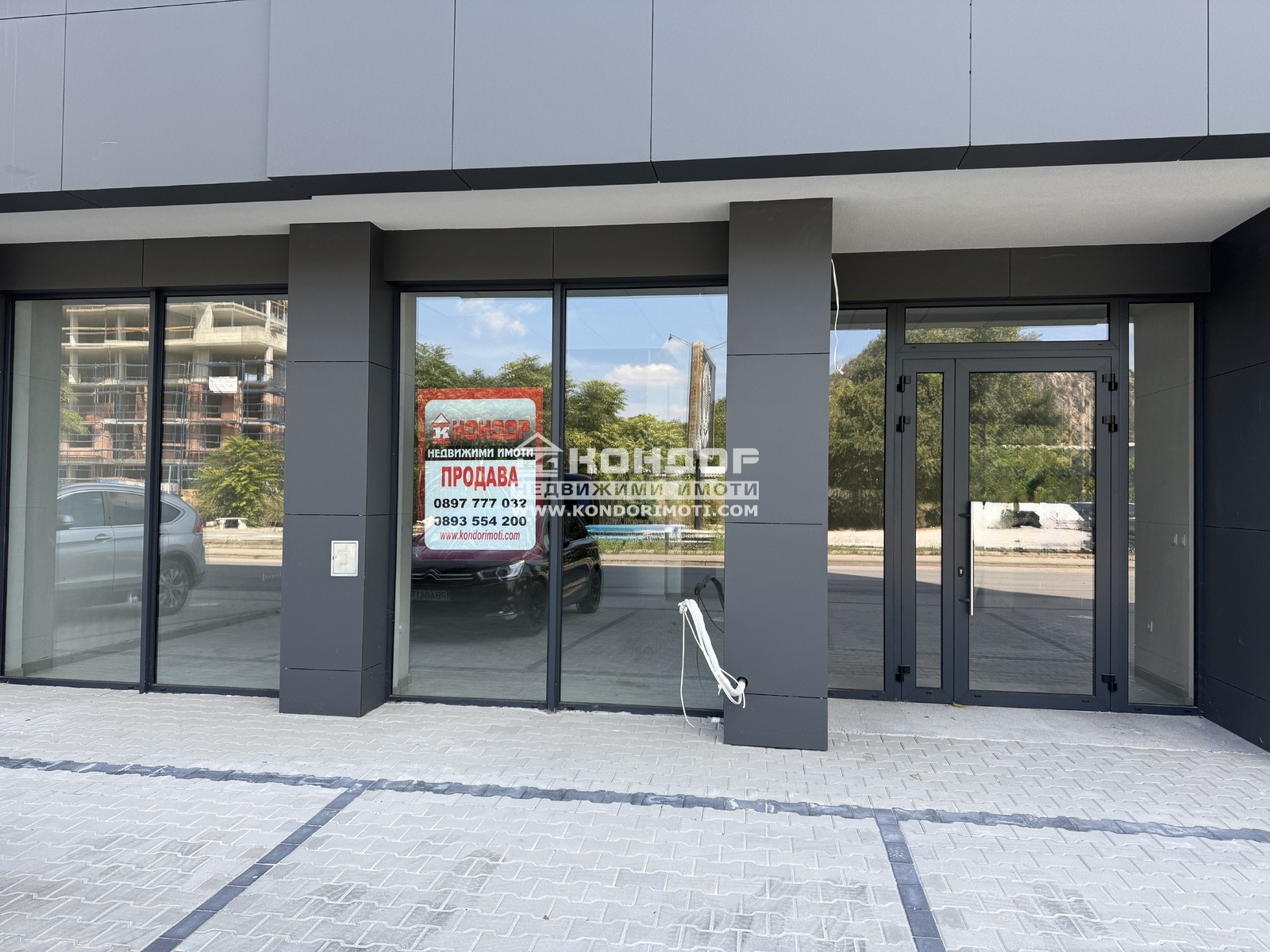 Продава МАГАЗИН, гр. Пловдив, Кючук Париж, снимка 2 - Магазини - 51656162