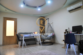 3 Schlafzimmer Zimno kino Trakija, Warna