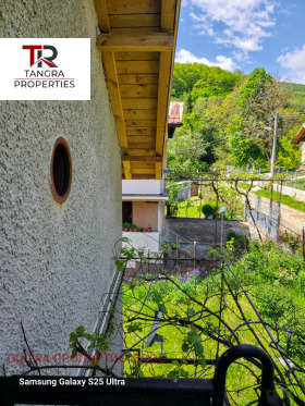 Huis Klenovik, regio Pernik 14