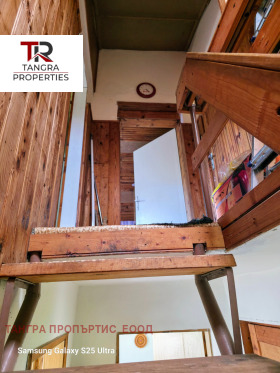 Huis Klenovik, regio Pernik 13