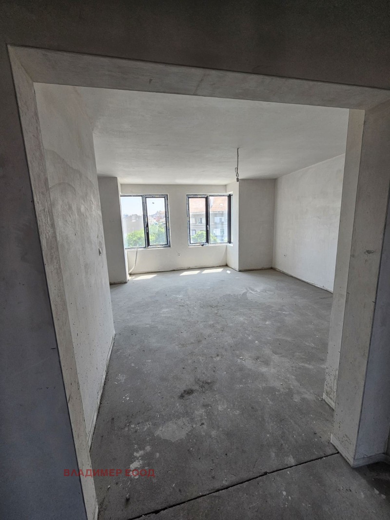 En venta  2 dormitorios Plovdiv , Karshiyaka , 98 metros cuadrados | 79956341 - imagen [12]